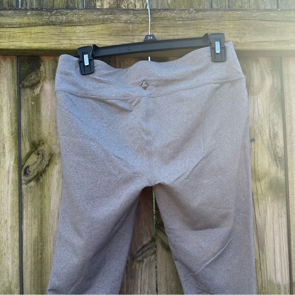 Prana Chakara Capri‎ Legging Heather Gray Size Medium - Picture 8 of 10